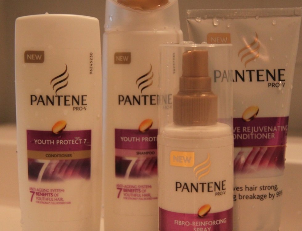Den nye Pantene Pro-V Youth Protect 7, der bl.a. indeholder vitamin B7 - Spis dit hår sundt