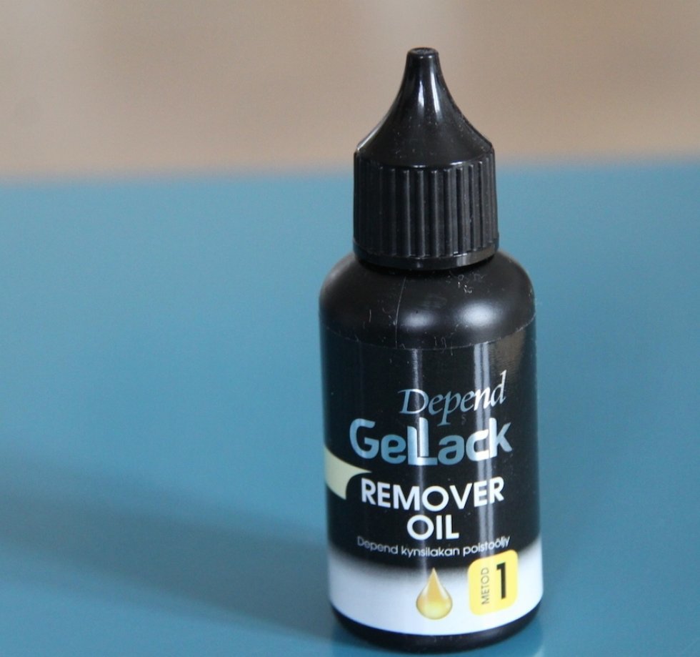 Med Depend GelLack Remover Oil og lunken vand er det meget nemt at fjerne GelLack igen. - Når en GelLack-jomfru bliver GelLack-afhængig