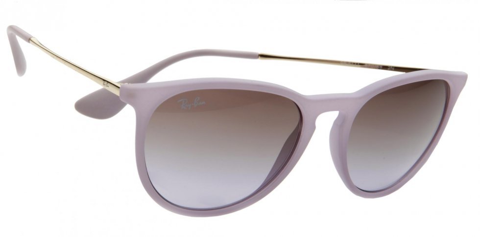 De rette solbriller udgør også lidt af et smykke. Disse er fra RayBan og forhandles bl.a. hos Synoptik - Forårets smykker