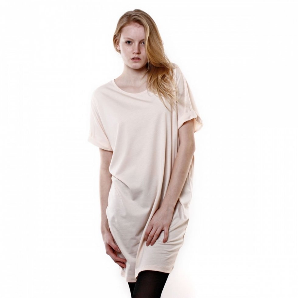 T-shirt kjole fra Stine Goya - Fundet på: www.stoy-munkholm.com - Sæsonens sommerkjoler