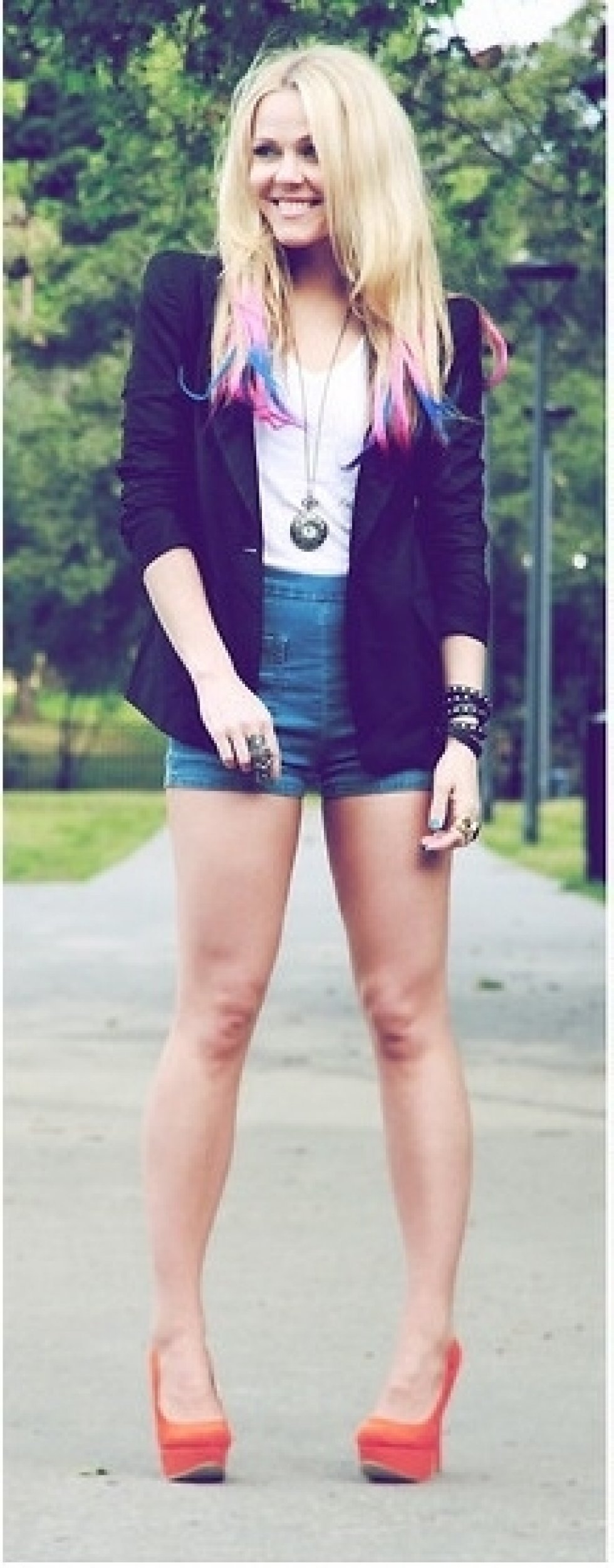 http://lookbook.nu/look/2667295-Win-a-pair-of-these-shoes-on-my-blog - Sommertendens 2012: Lårkorte shorts