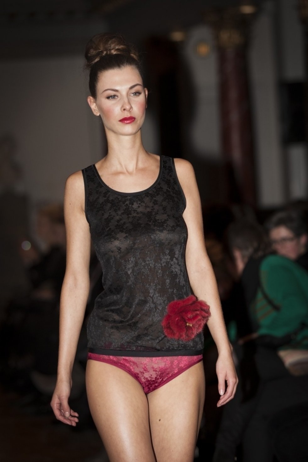 Hotte blonder, der sagtens kan tåle at blive set under eksempelvis en cardigan. - Copenhagen Fashion Week: Triumph