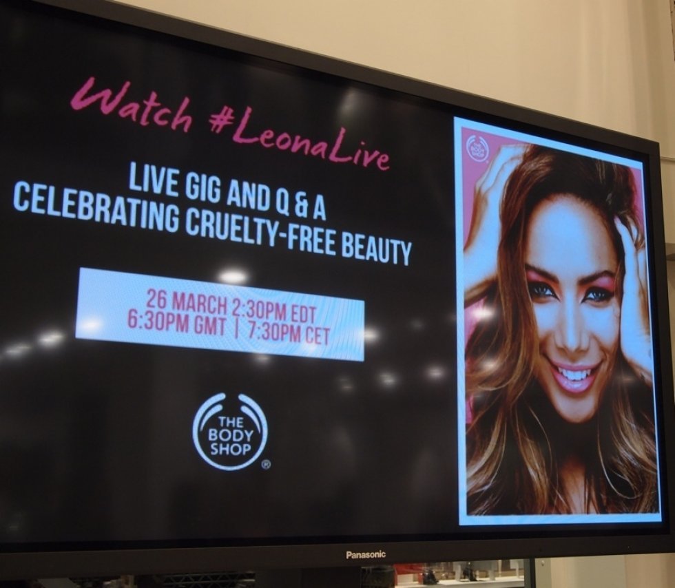 Leona Lewis var med live på storskærm ... - Leona Lewis og The Body Shop