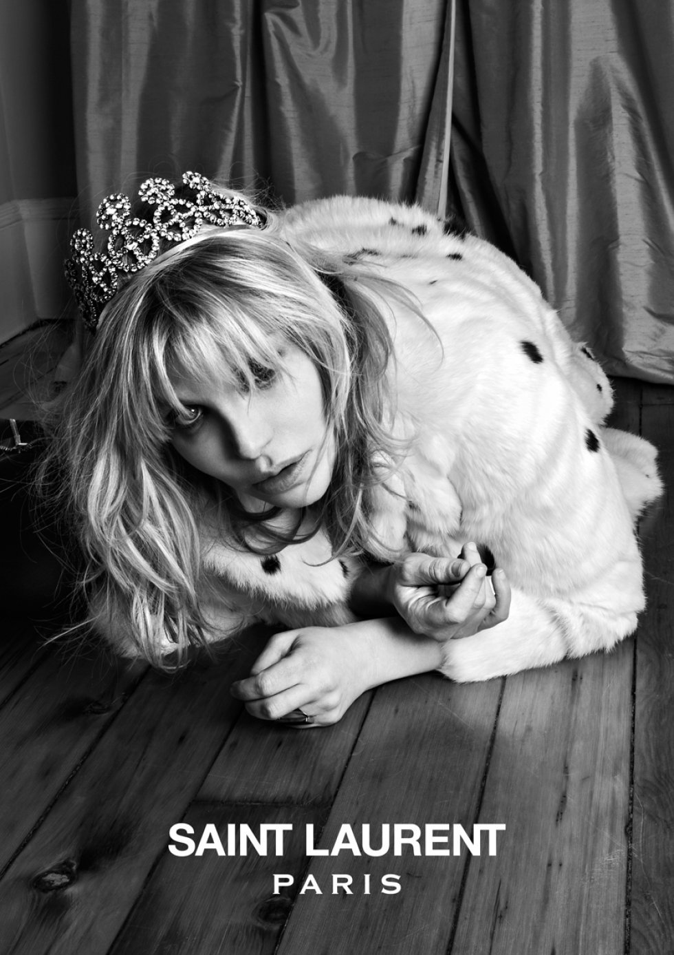 Courtney Love iført en sort og hvid herre-pels fra det seneste vinter 14 show - Pressefoto: Saint Laurent - Yves Saint Laurent sammensmelter ikonisk mode og musik på ny