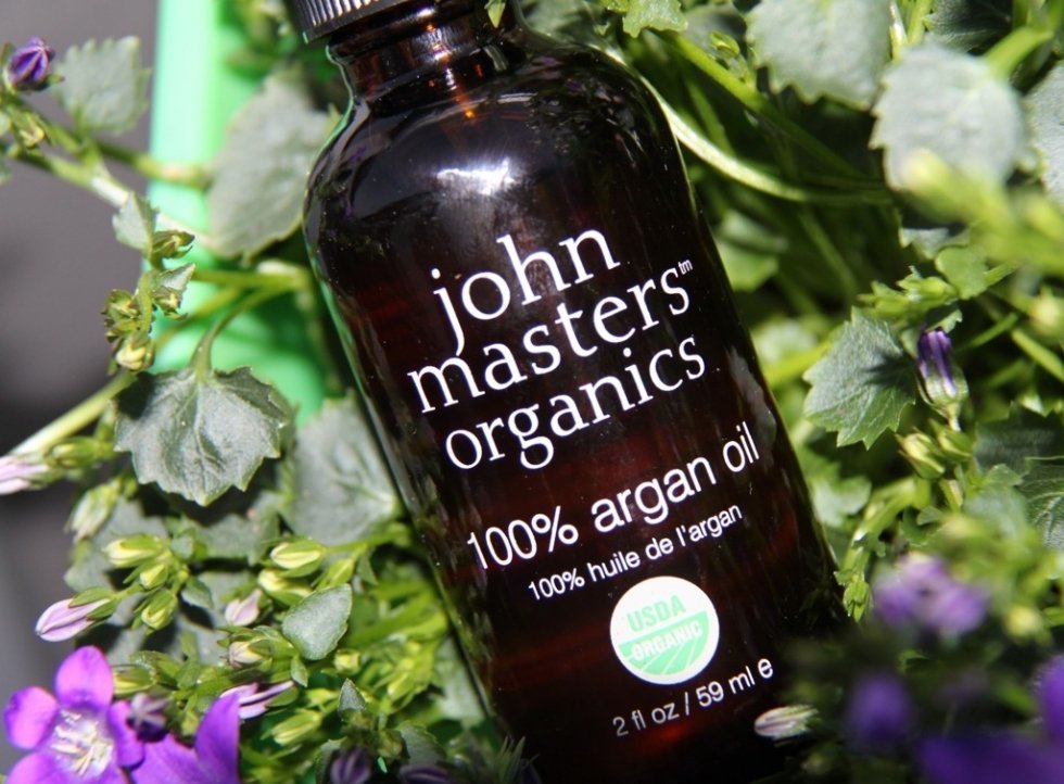 John Masters Organics 100 % Argan Oil var også blandt de lækre produkter. Og ja, den er virkeligt god til både hår og hud! - Birgitsbox.com