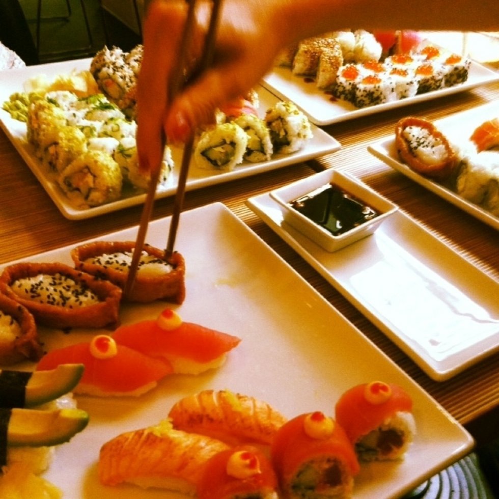 Selvom det regnede, fik jeg dog bevæget mig uden for til tøsedate. Anledningen var en barndomsvenindes fødselsdag, og vi endte (endnu engang) på Letz Sushi. Det er god sushi - og der var rigeligt af det! - Instagrams fra livet