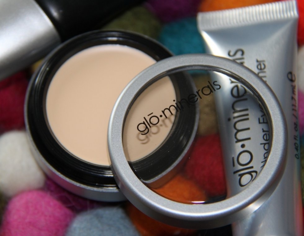 GloMinerals produkter ser både fine ud - og virker 100 %, som de skal! - Perfekt base til makeuppen