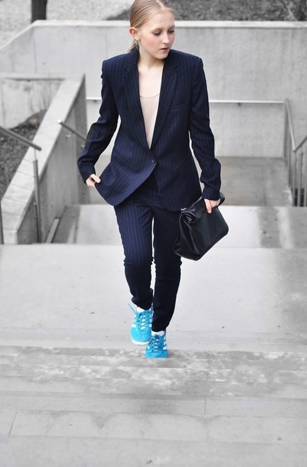 Foto: http://lookbook.nu/look/4743029-Mango-Suit-Adidas-Shoes-Zara-Bag-Striped-Suit-Movesfashion - Tendens 2013: Det androgyne look