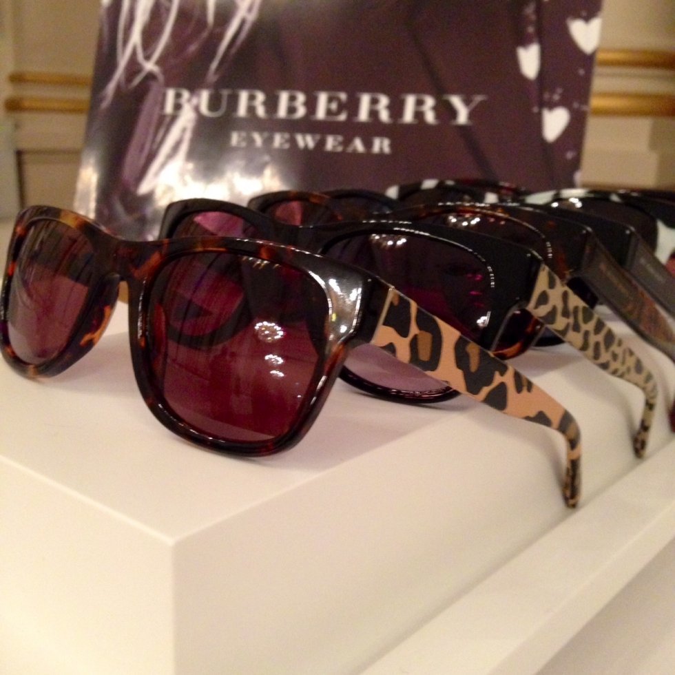 MÅ eje disse skønheder med dyreprint fra Burberry Eyewear!! - Smugkig på forårets og sommerens solbrilletrend