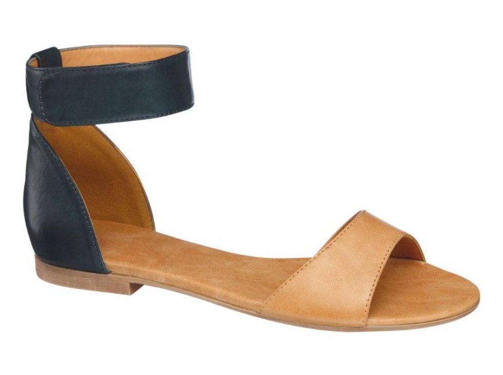 Alt, hvad jeg har brug for, er sol, brune fødder og så denne sandal. Graceland, 199 kr. - Forår og favoritter hos Deichmann