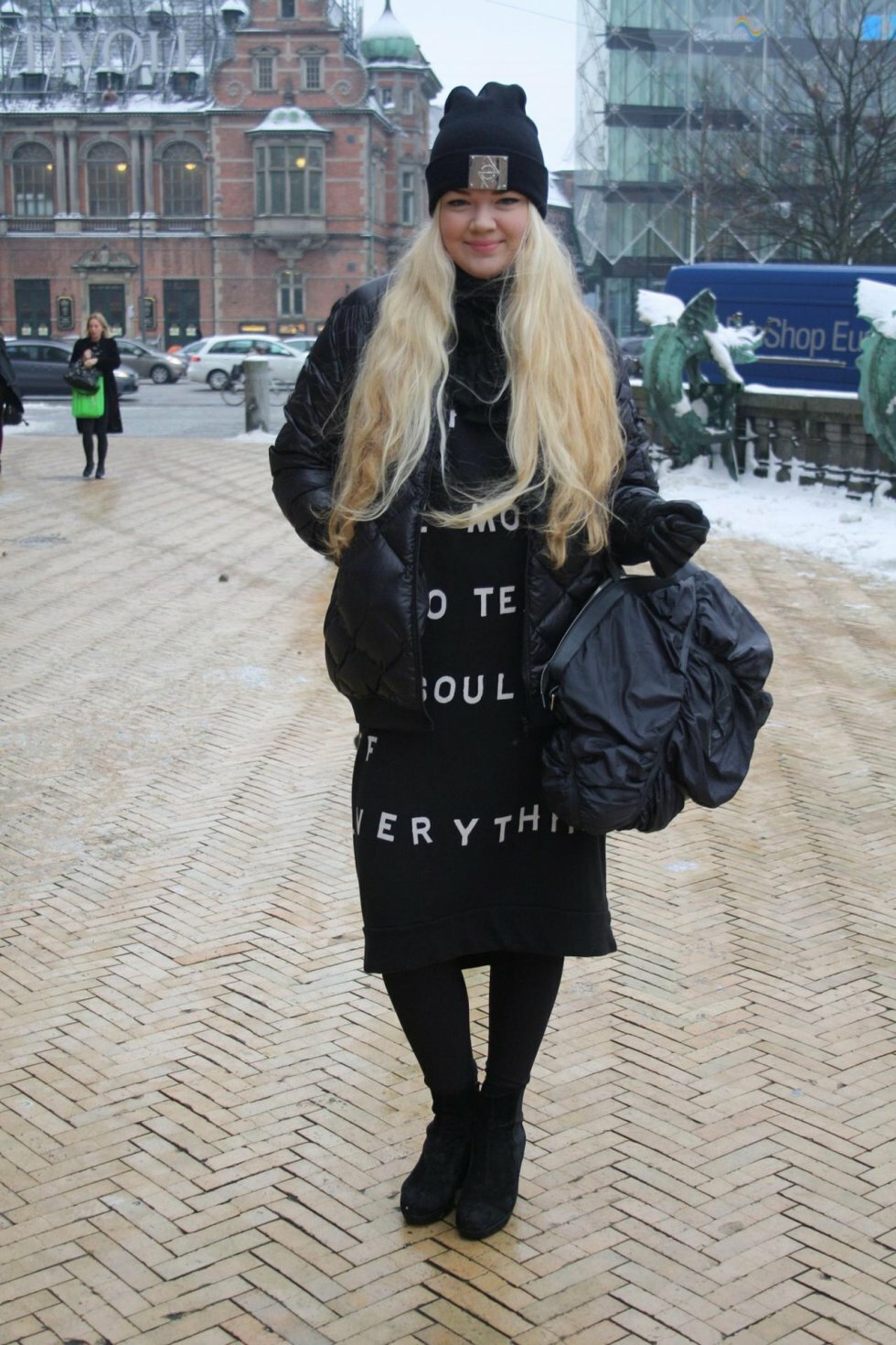 Casual udtryk forenet med det sportsinspirerede og med masser af sort. - Copenhagen Fashion Week: Gademode