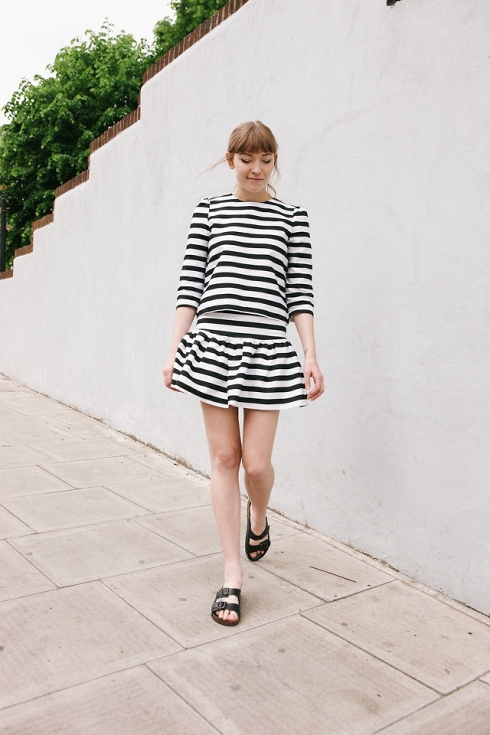 Foto: http://lookbook.nu/look/6239519-Dahlia-Stripy-Top-And-Skirt-Set-Monochrome - Inspiration 2014: Sæsonens sort/hvid monokrome look