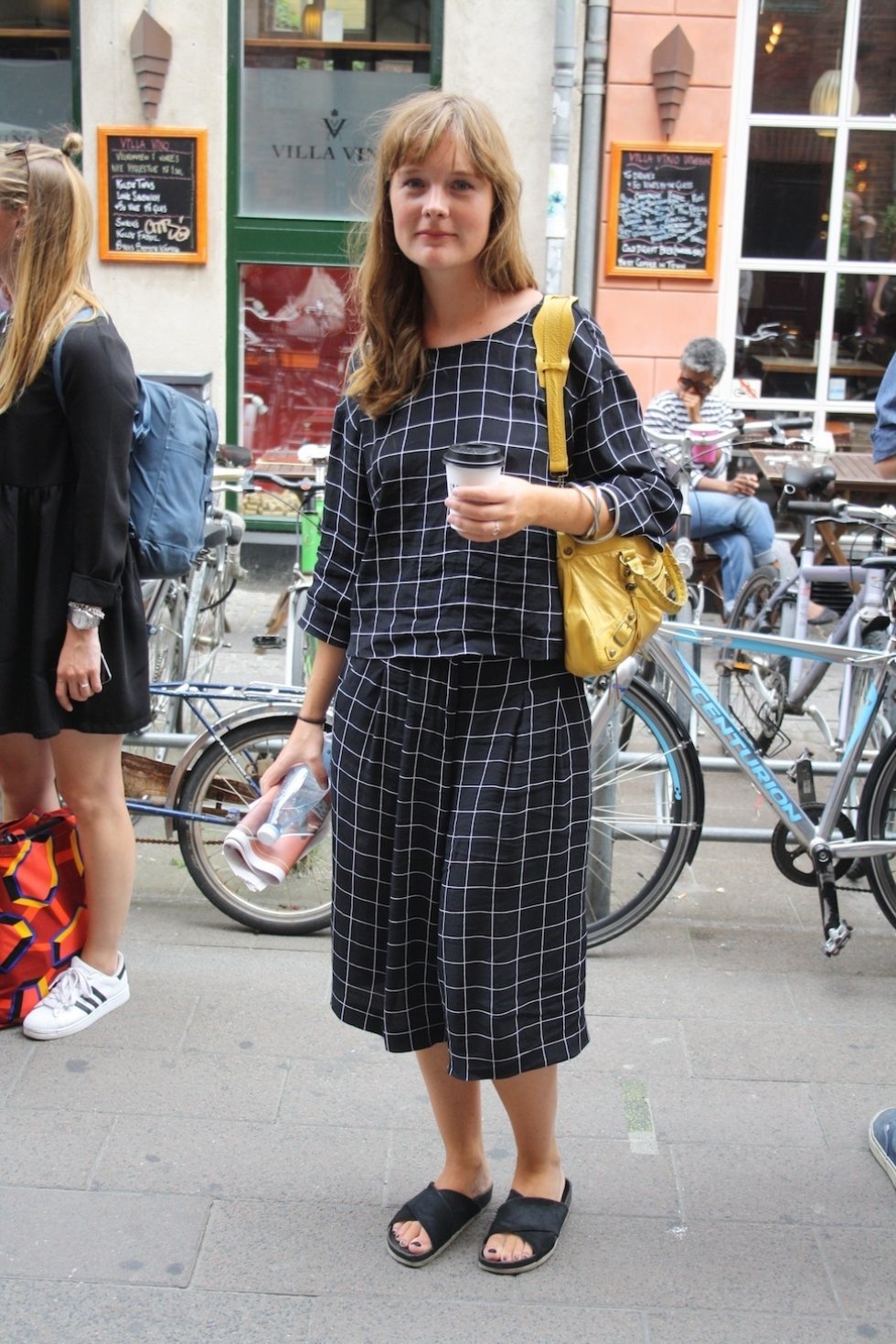 Matchy matchy med tern og flade sandaler. - Copenhagen Fashion Week: Gademode