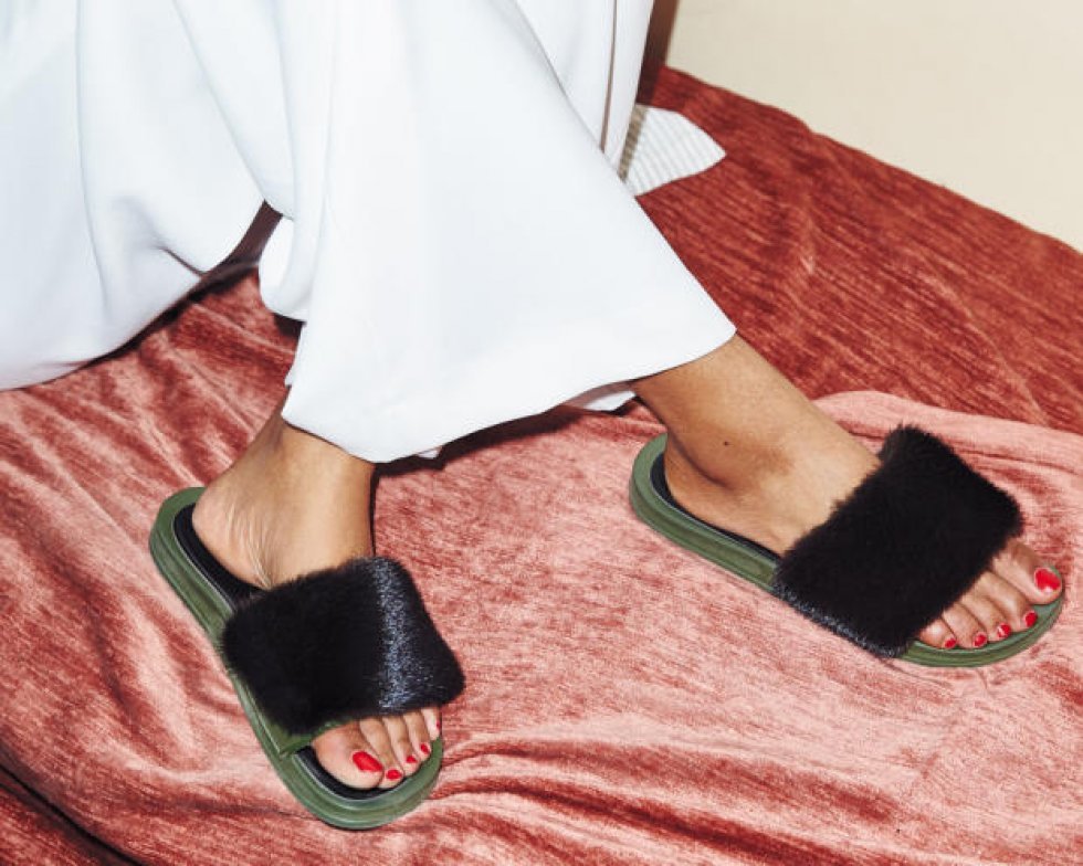 Zara - Trendspotting: Furry Slippers 