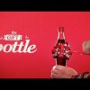 Coca Cola: The Gift Bottle [BTL Case] - Sig glædelig jul med en pynte-cola