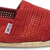 Røde TOMS sko med hulmønster til vejl. udsalgspris på 550 kr. - TOMS shoes