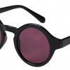 Runde solbriller med lilla glas fra H&M (pressebillede) - Tendens 2012: Markante og retro-inspirerede solbriller