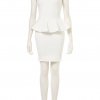 Skulpturel New Look anno 2012 inspireret kjole med skød. Fundet på: www.topshop.com - Tendens AW 2012: Farven hvid!