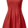 Rød kjole med 1950'er snit fra H&M - Pressefoto - Inspiration til nytårsoutfittet 2012