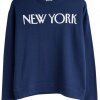 Sport-inspireret sweatshirt fra Weekday - Pressefoto - Inspiration til nytårsoutfittet 2012