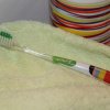 De nye tandbørster kan fint matche den øvrige badeværelsesindretning. - Tandbørstning med stil