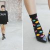 Foto: http://lookbook.nu/look/4479257-Topshop-Garcon-Sweater-Levis-Shorts-Planet-Socks - Tendens 2013: Se mine fine sokker!