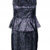 Edit & Ella kjole med sorte blonder og peplum, 1.299 kr. - Sådan kommer du ned i den lille sorte