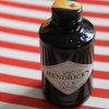 Hendricks Gin adskiller sig fra andre gins, fordi den destilleres i meget små partier i varme kobber-kedler med bl.a. agurke-ekstrakt og rosenblade. Det giver en god blød smag. - International Gin & Tonic dag