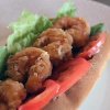 https://foodal.com/recipes/barbeque/surf-and-turf-po-boy-hot-dog/ - 10 toppings, der vil gøre det sjovere at grille hotdogs denne sommer 