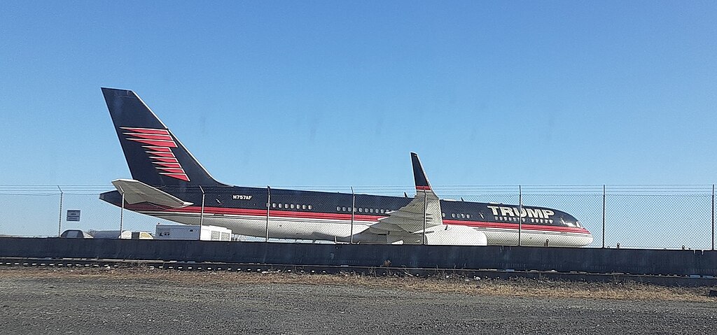 1024px Trump Force One at Stewart
