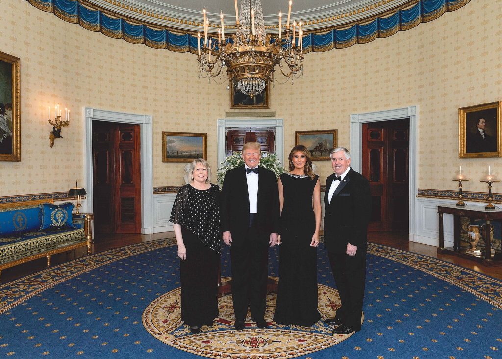 2048px Teresa Parson Donald Trump Melania Trump and Mike Parson in 2020